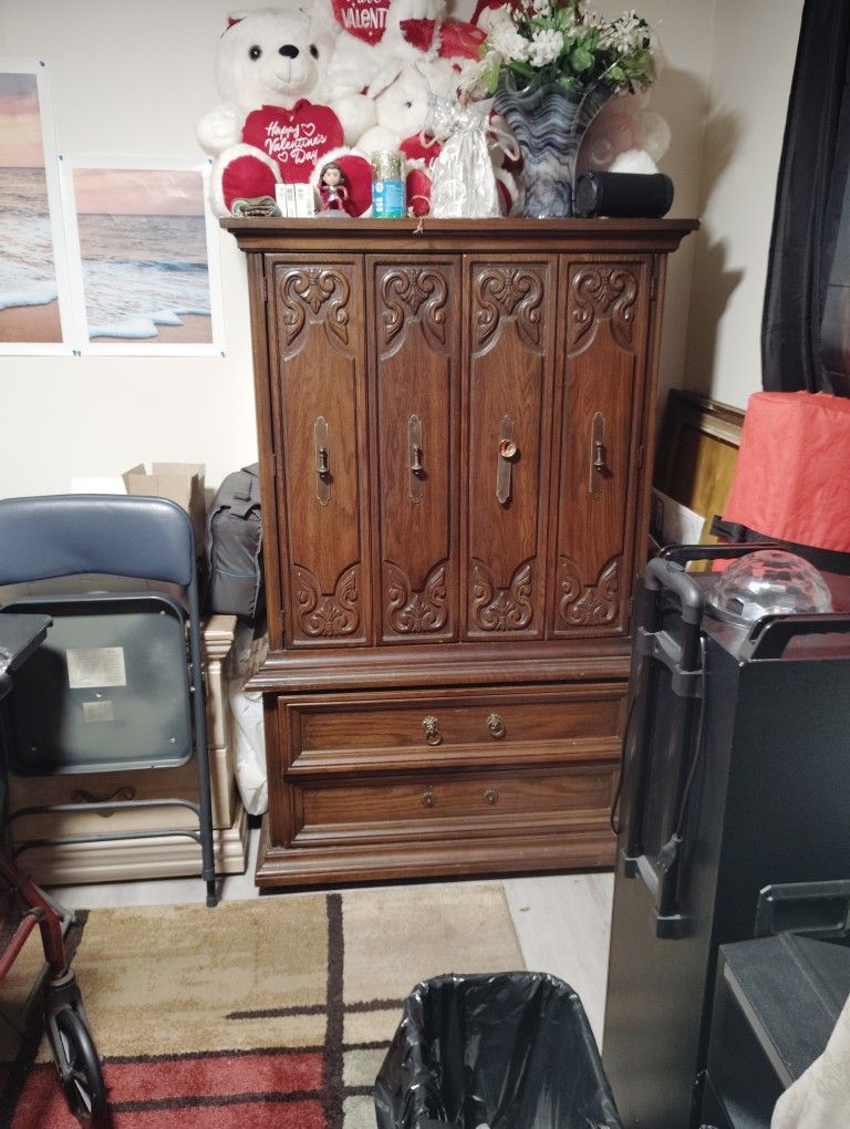 Dresser Cabinet