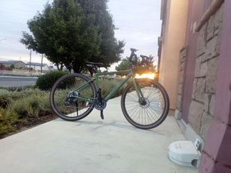 OZARK TRAIL ROAD BIKE