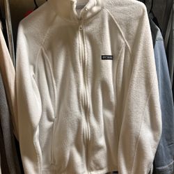 White Women’s Columbia Fleece Sweater