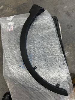 Toyota RAV4 Front Left Fender Flare 