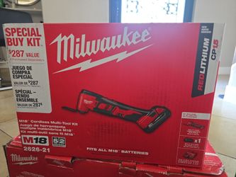 M18 MILWAKEE CORDLESS MULTI TOOL KIT