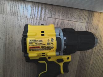 DEWALT DCD794  1/2 CORDLESS DRILL DRIVER