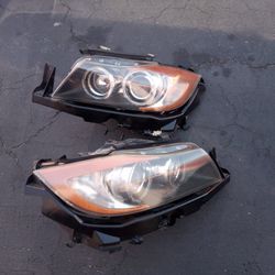 2006-2008 Bmw 328i (3 Series Sedan) Headlights Xenon Hid With Light Bulbs And Bracket With Accessories Oem.