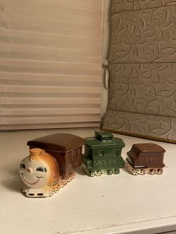 Vintage Salt and Pepper Ceramic Train Set Collectible