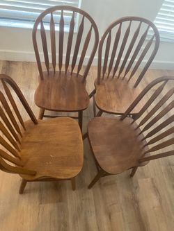 Set of 4 dining chairs