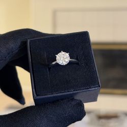 VVS1 2.0CT Moissanite Engagement Ring 💎 GRA Certified Brand New”