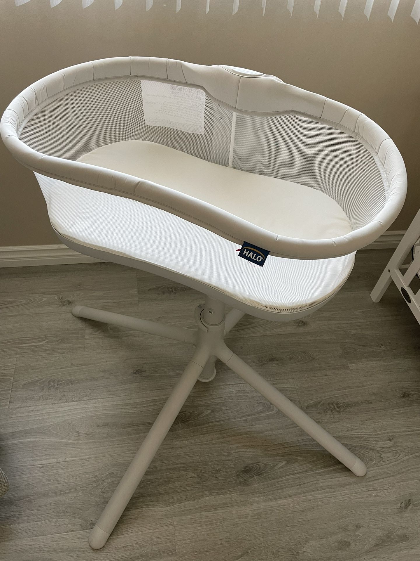 Halo bassinet