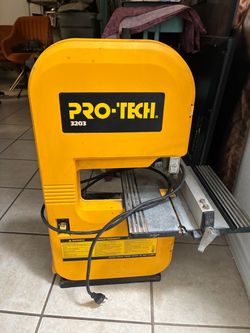 Pro-Tech 9" Benchtop Bandsaw - Model 3203 (Runs Great)