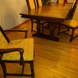 Vintage/Antique 8 Chair Wood Dinning Set 