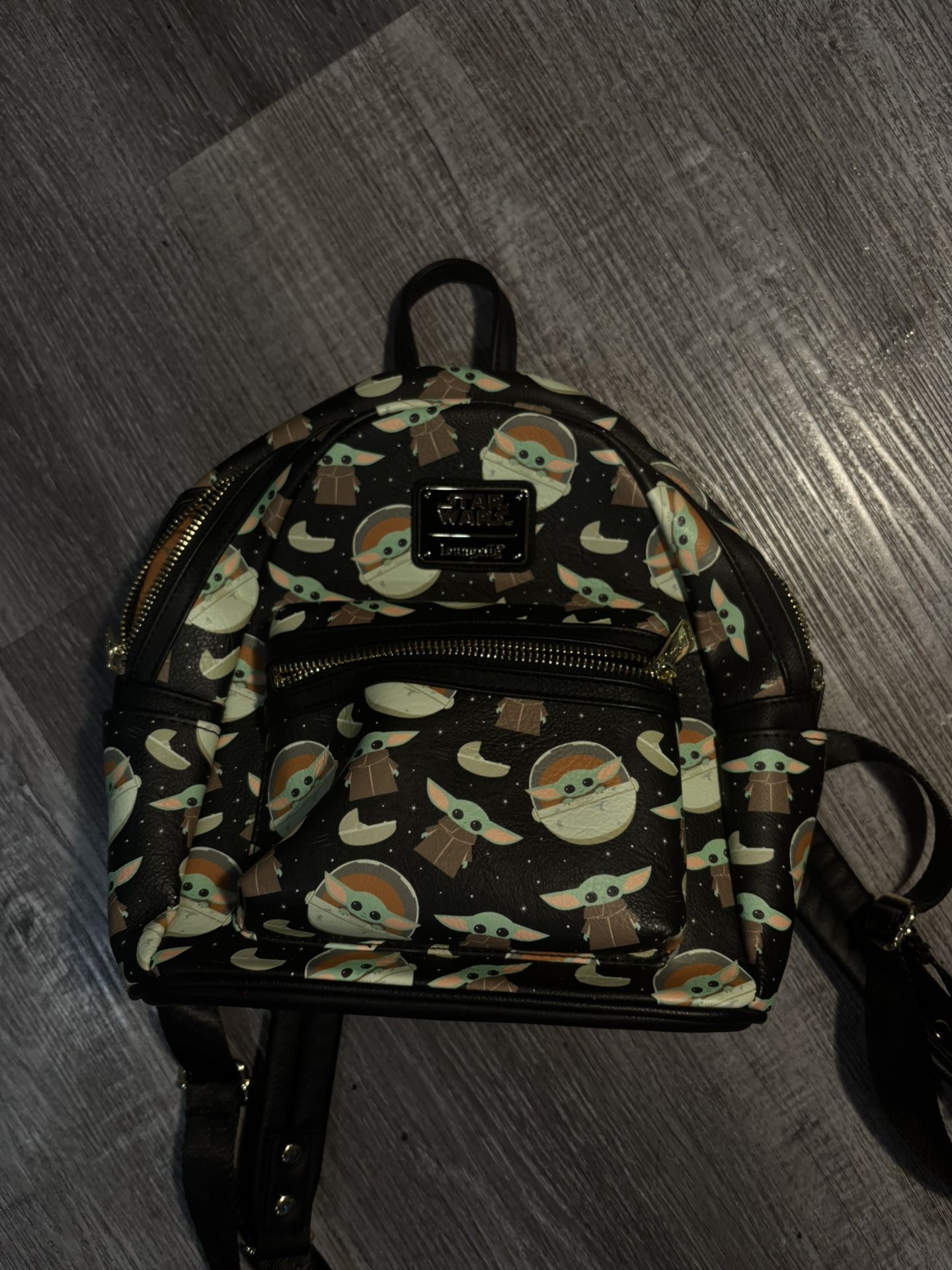 Mini Backpack (baby yoda)