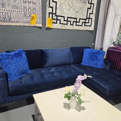 NEW SECTIONAL BLUE VELVET 115x60