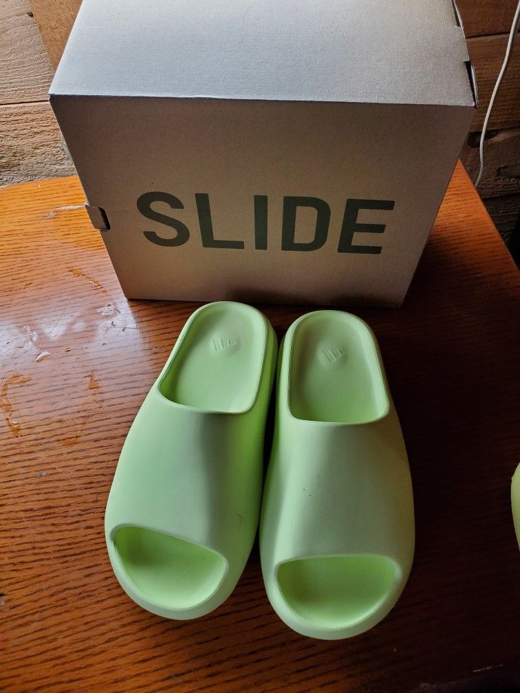 New Yeezy Slides Size7 Made By Adidas