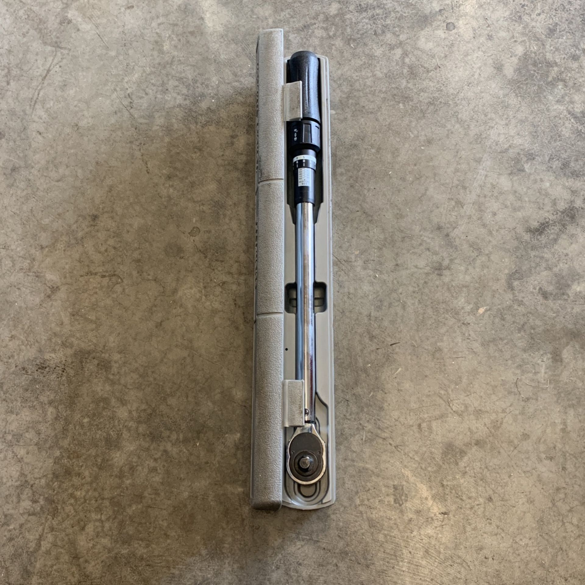 Click Type Torque Wrench