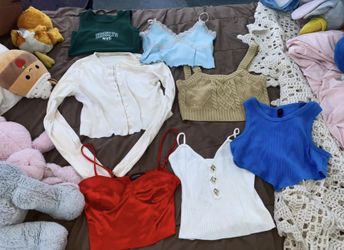 Small Trendy women’s tops bundle 8 Pieces (1 bonus)