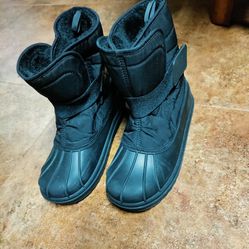 Boys Winter Boots Size 3