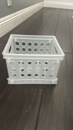Sterilite baskets. Organization / party baskets
