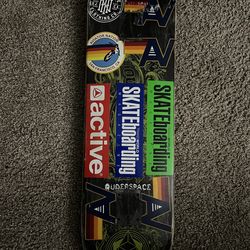 Skateboard deck size 8.25