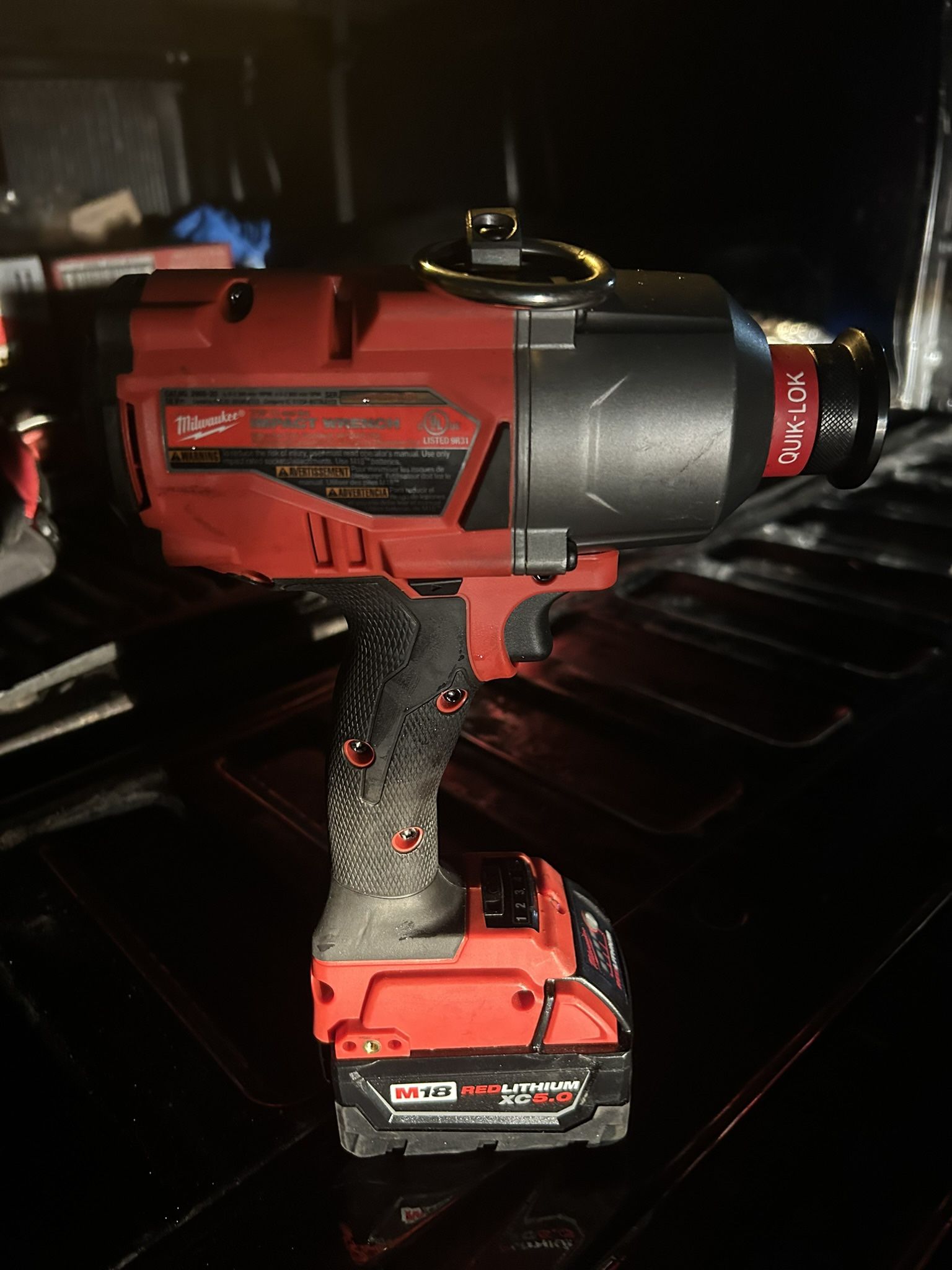 MILWAUKEE IMPACT WRENCH