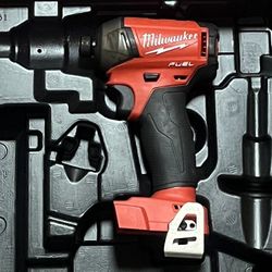 MILWAUKEE SURGE M18 IMPACT & CASE
