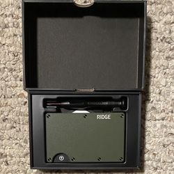  Ridge Aluminum Wallet – Matte Olive, Slim Minimalist RFID Metal Wallet, Holds 12 Cards, Brand New
