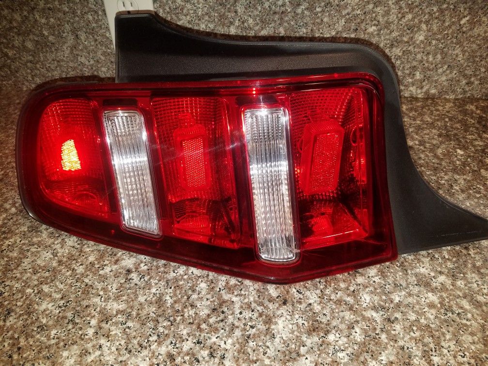 Ford Mustang OEM Driver Taillight,Cheap Price!!!!