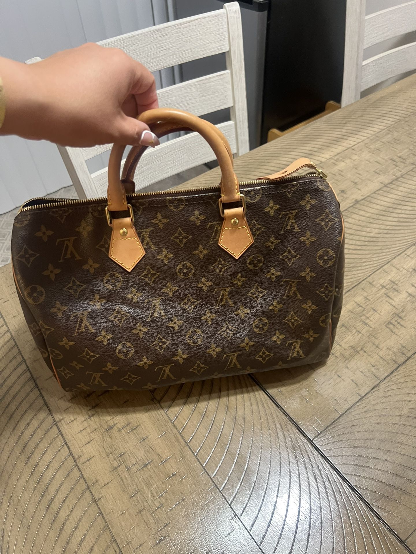 Louis Vuitton Speedy 35