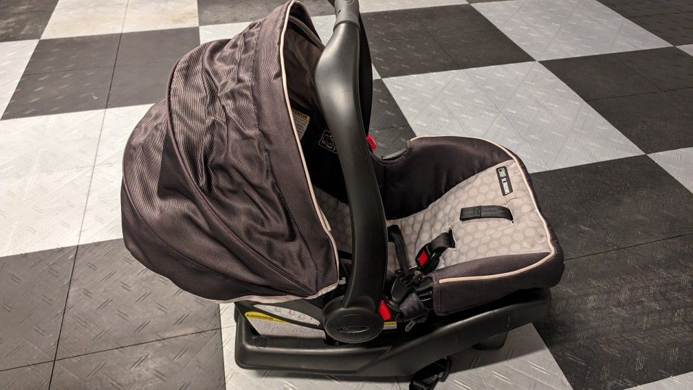 Car Seat Fits Up To 35lb