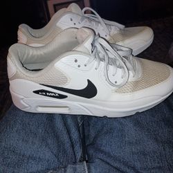 Nikes Air Max 90s. Women's Size 9s.