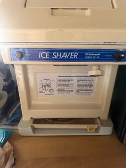 Shaved ice machine/ ice shaver