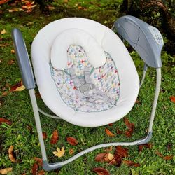 ● GRACO PORTABLE GLIDING SWING ● 6 Speeds • Music • Nature Sounds