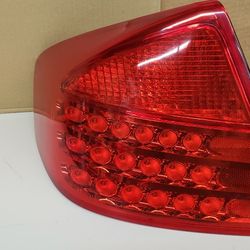 03 04 Infiniti G35 Sedan Left Rear Outer Taillights 