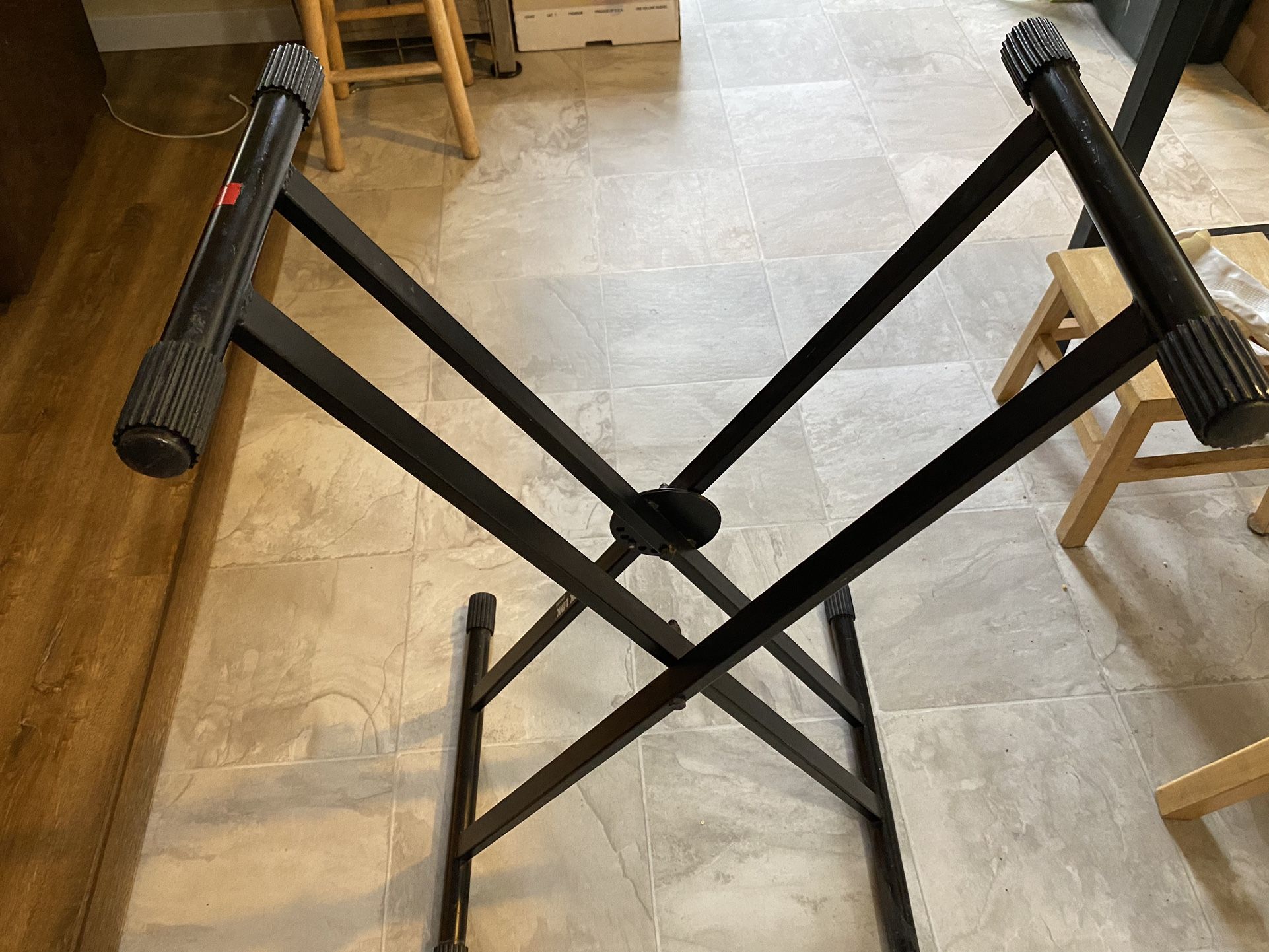 Keyboard Stand. Quik Lock