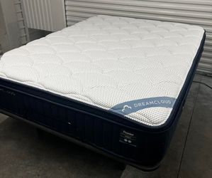 Dreamcloud Premier Hybrid Queen Mattress - LIKE NEW