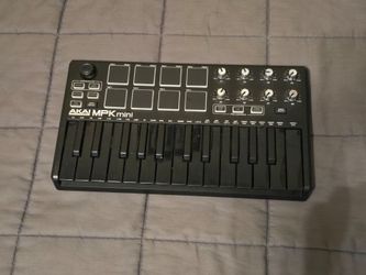 Akai mpk midi keyboard