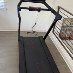 Peloton treadmill 
