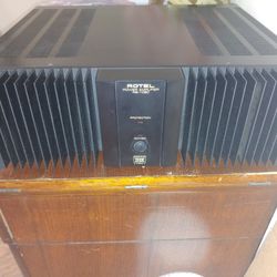 Rotel RB 1080 Amplifier