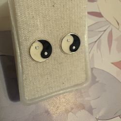 Silver Earrings / Aretes De Plata