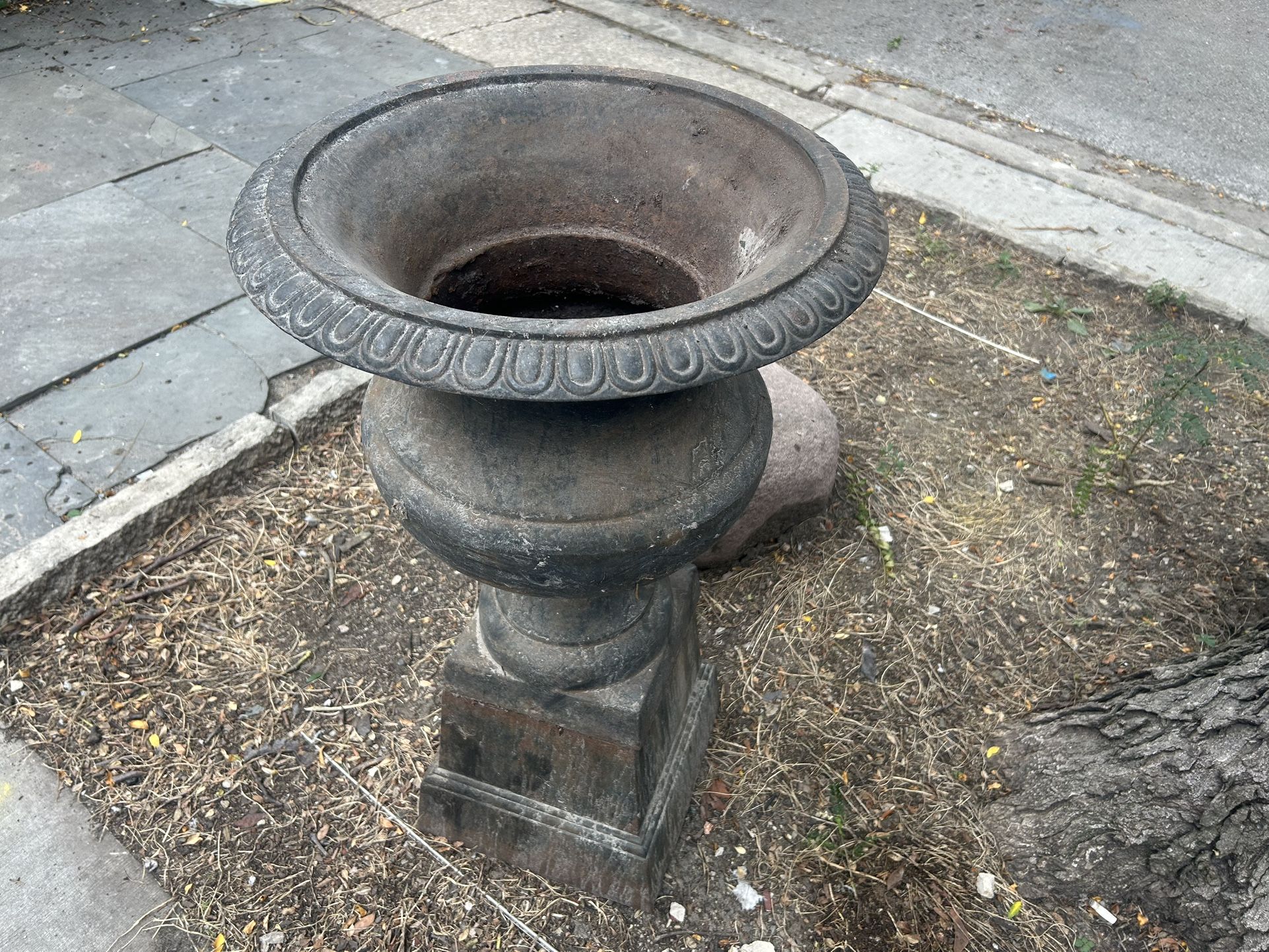 Cast Iron Flower  Pot 