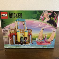 LEGO WICKED (75681) Glinda, Elphaba & Nessarose at Shiz Uni 🎓 ~Brand New & Sealed~ Firm Price Pickup Only