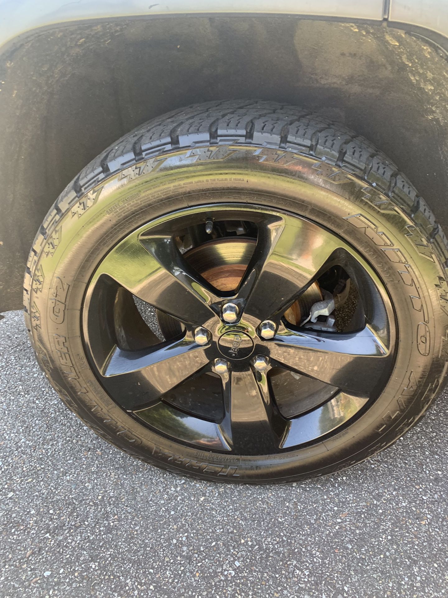 (4) 20” 5 star black Jeep Grand Cherokee rims / wheels