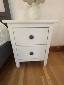 2 white ikea bedside tables ( pickup in coconut grove )