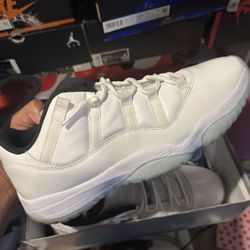 Jordan 11 Low - White & Legend Blue Size 11.5