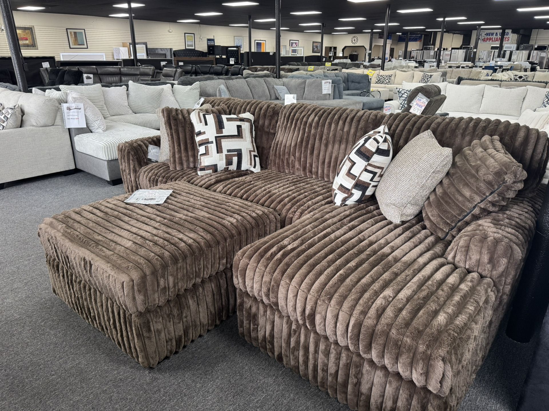 2-PC Midnight Sectional. 🚚WE DELIVER🚚