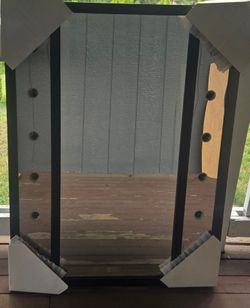Unused majestic vanity mirror with lights