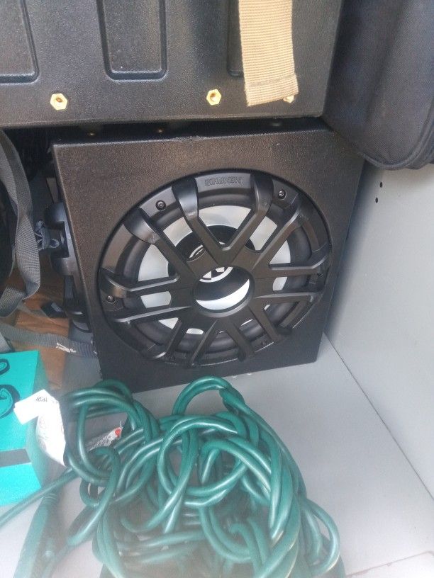 Memphis Audio MME10TSP 10" Amplified Marine Subwoofer Box