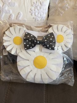 LOUNGEFLY DISNEY MINNIE MOUSE DAISY WHITE FLOWER CROSSBODY EASTER SPRING BAG