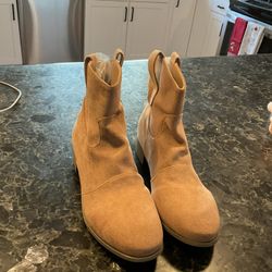 Women’s Boots. Size 9