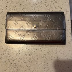 Louis Vuitton Monogram Vernis Patent Leather Sarah Wallet