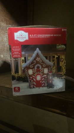 Ginger Bread House 8.5 Ft
