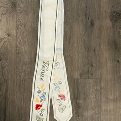 Vintage Floral Embroidered Scarf? Linen Sash?  Bien Venue Embroidery 